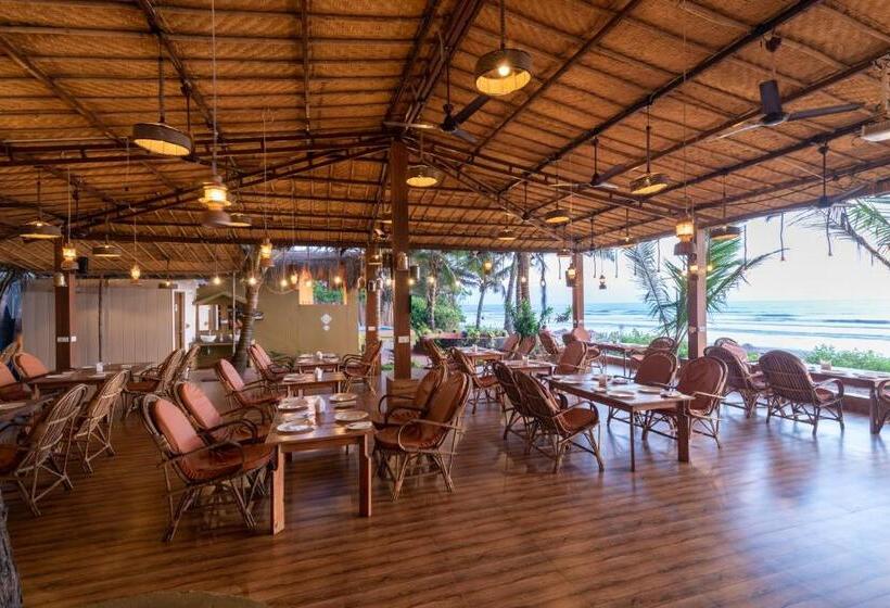 בית מלון כפרי Amadi Beach Front Resort