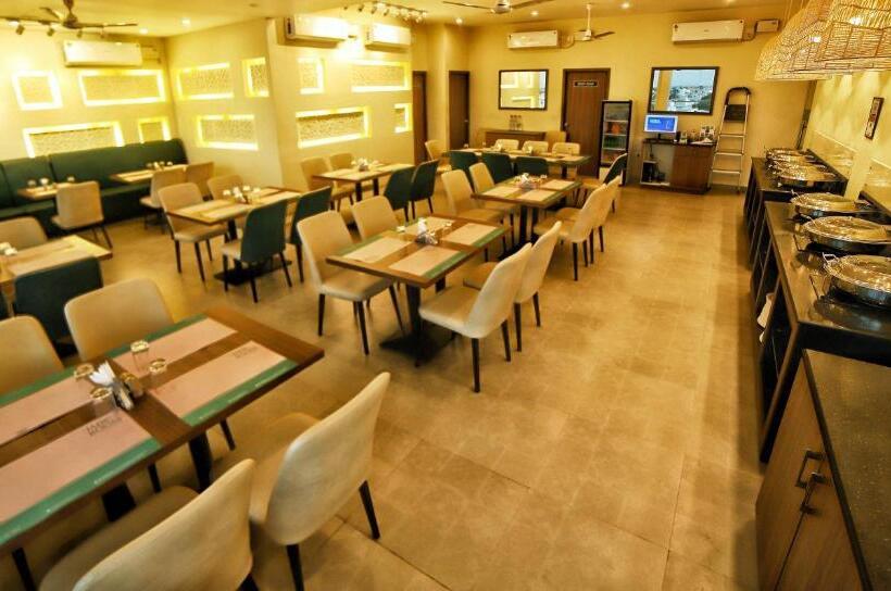 Hotel Coral Residency