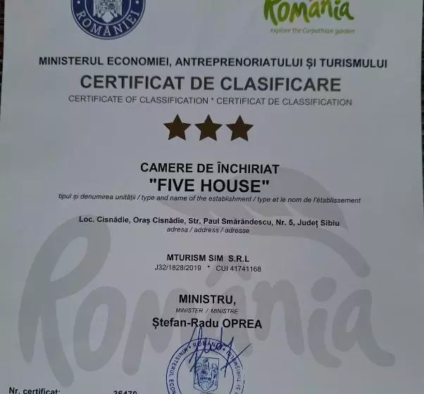 پانسیون Five House