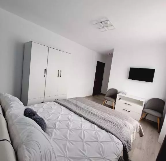 پانسیون Five House