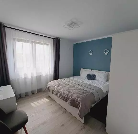 پانسیون Five House