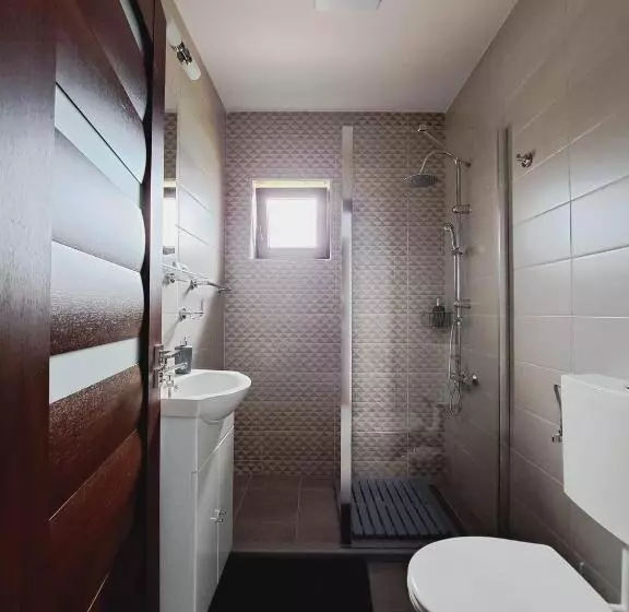 پانسیون Five House