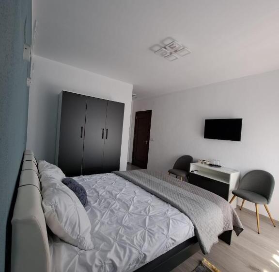 Пансион Five House