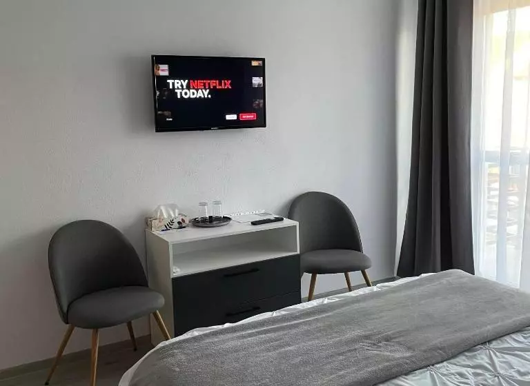 پانسیون Five House