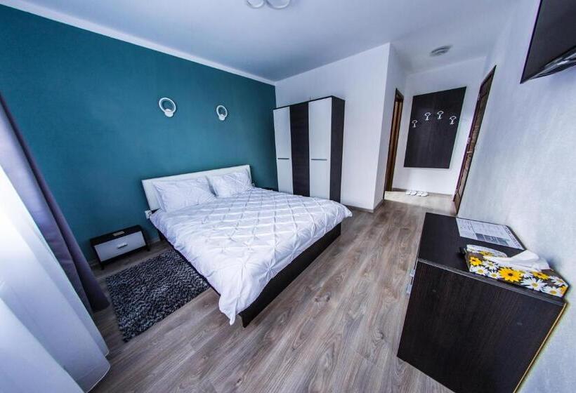 Пансион Five House