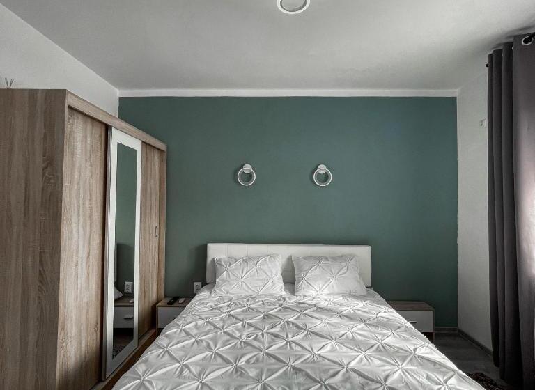 Пансион Five House