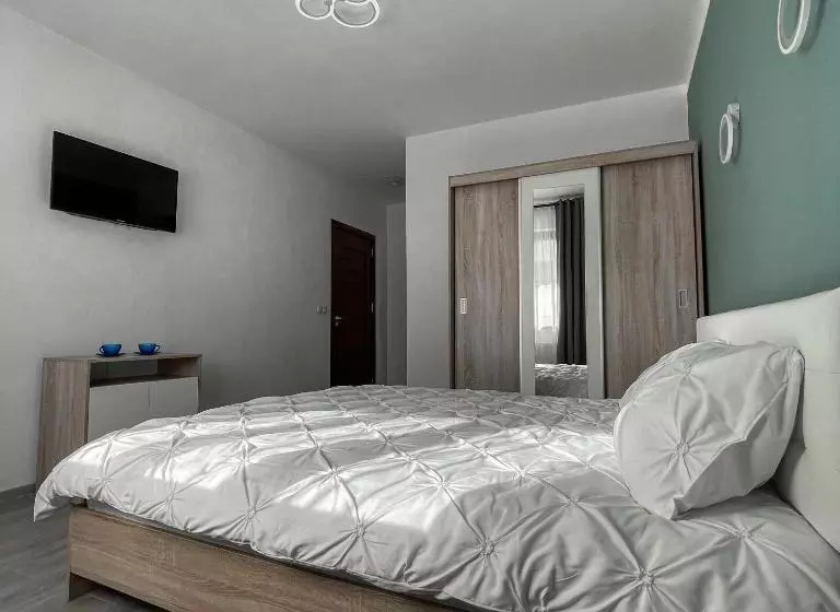 پانسیون Five House