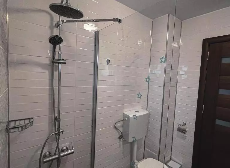 پانسیون Five House