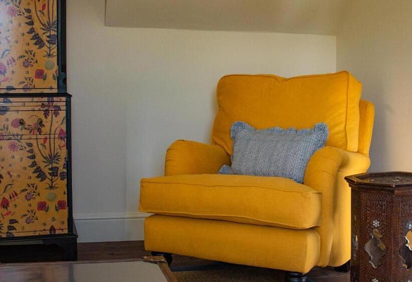 بنسيون The Albannach