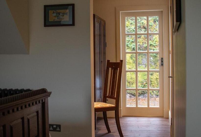 بنسيون The Albannach