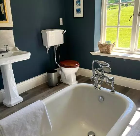 Majatalo Yearle House