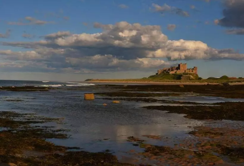 Majatalo Yearle House