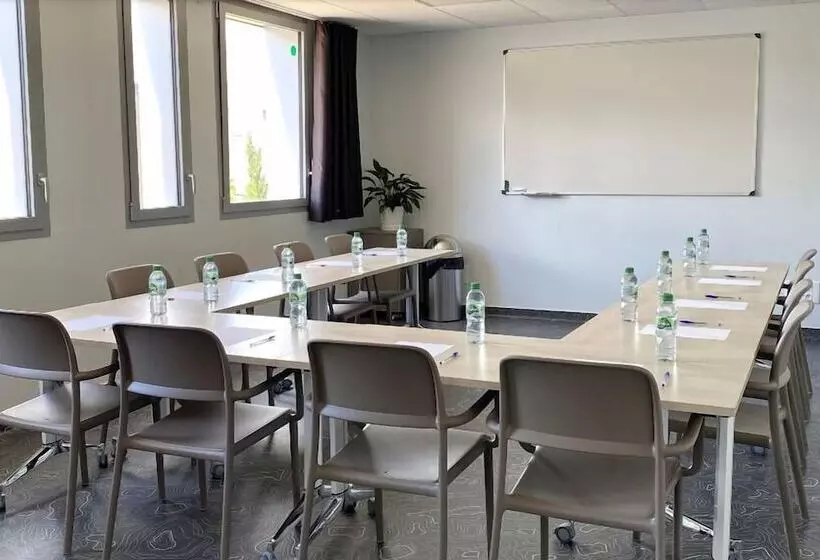 Auberge De Jeunesse Hi Clermont Ferrand