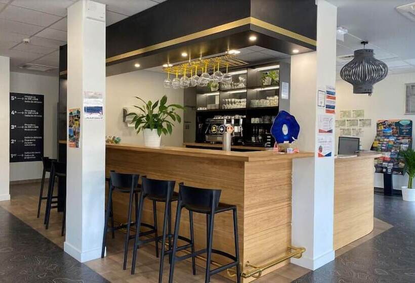 호스텔 Auberge De Jeunesse Hi Clermont Ferrand