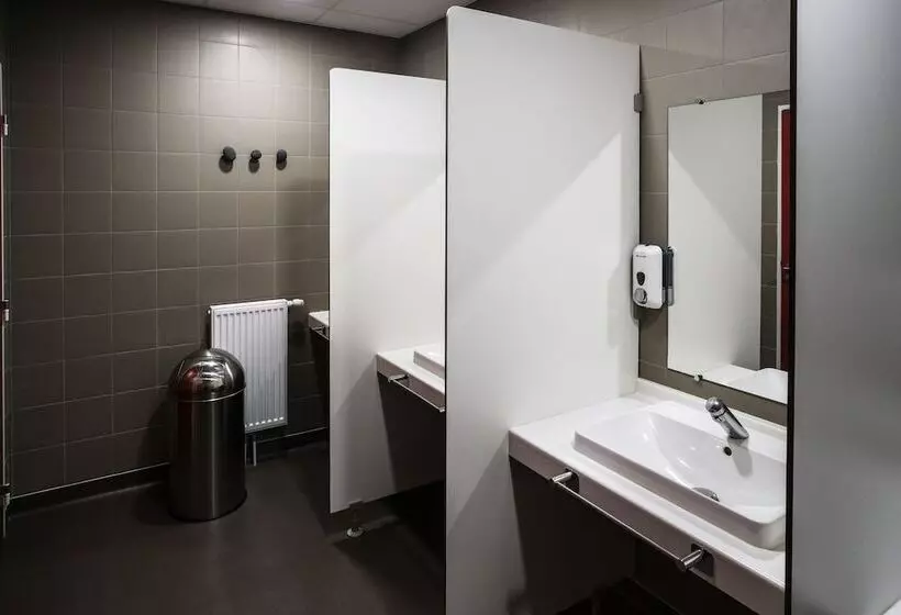 Auberge De Jeunesse Hi Clermont Ferrand