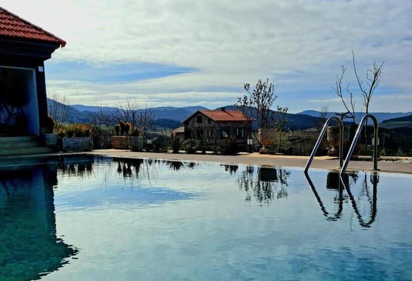 هاستل Maurice Bonjean