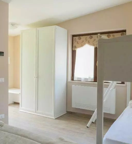 ベッドアンドブレックファースト Agriturismo La Follonella