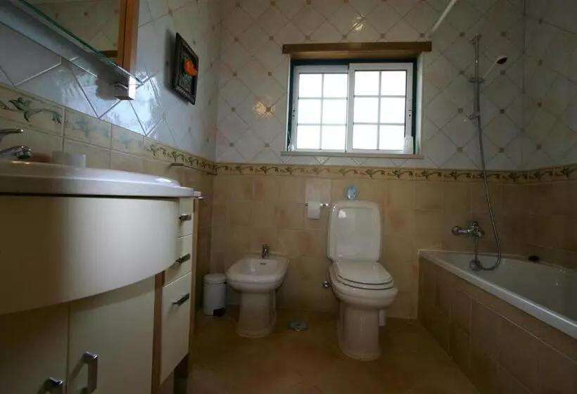 ベッドアンドブレックファースト Villa Vista Mar Piscina Suites