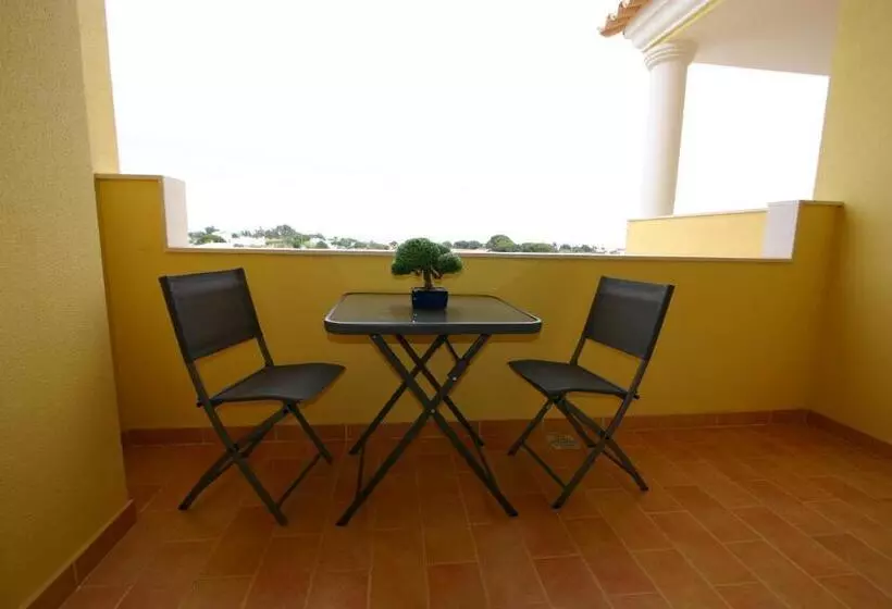 ベッドアンドブレックファースト Villa Vista Mar Piscina Suites