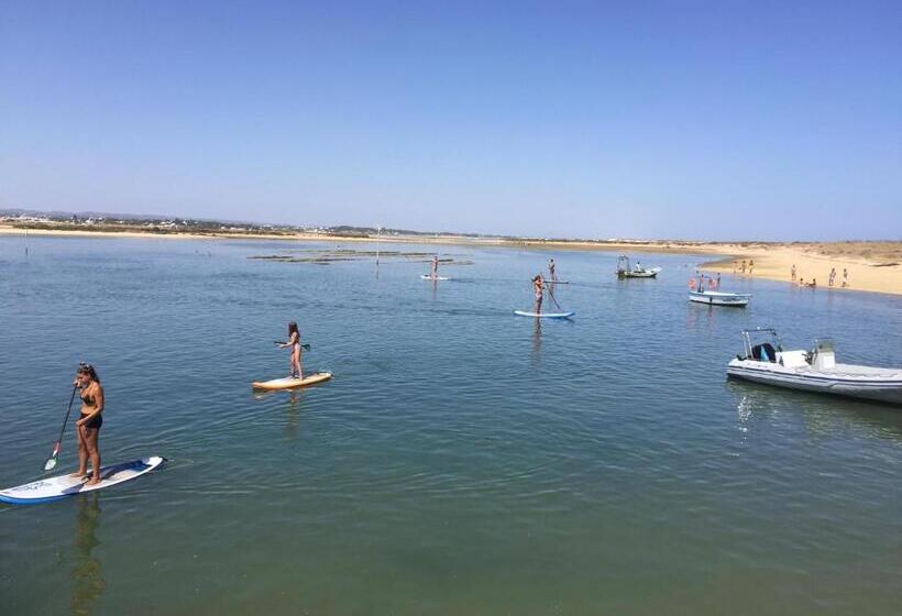 ベッドアンドブレックファースト Villa Vista Mar Piscina Suites