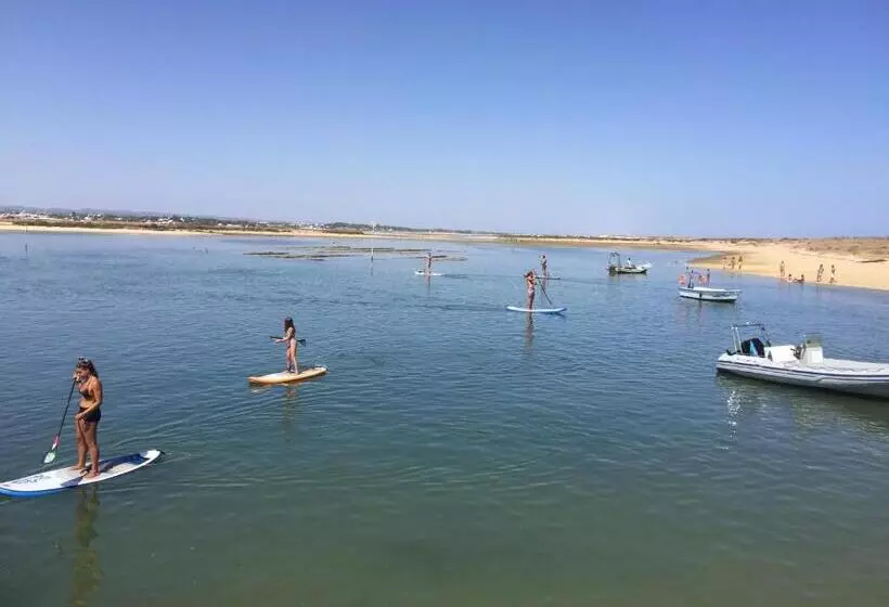 ベッドアンドブレックファースト Villa Vista Mar Piscina Suites