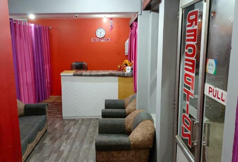 Hotel Oyo 84792 Delhi Heart