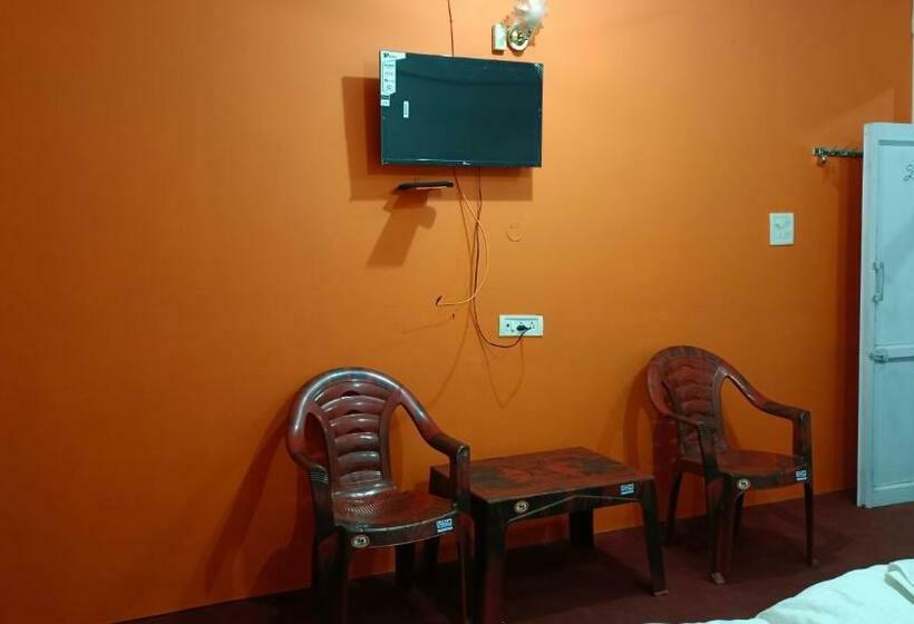 Hotel Oyo 84792 Delhi Heart