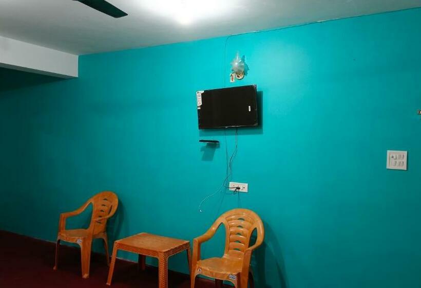 Hotel Oyo 84792 Delhi Heart