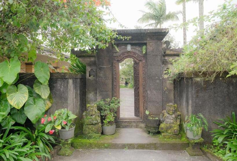 Отель Pelangi Homestay Bedugul Redpartner