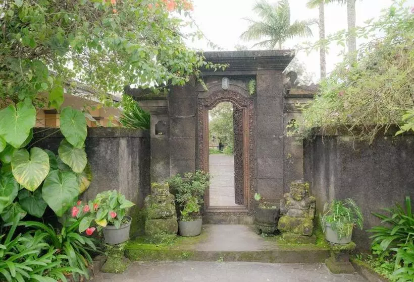 ホテル Pelangi Homestay Bedugul Redpartner