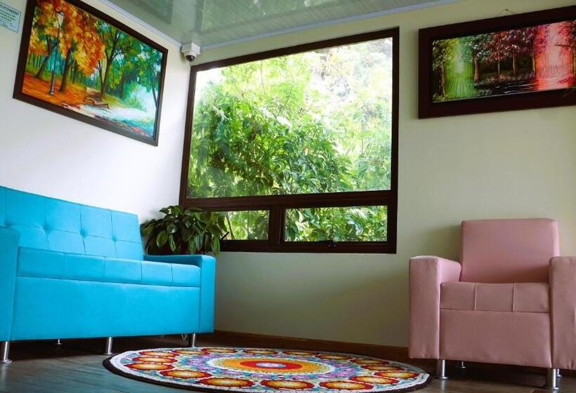 בית מלון כפרי Rocamonti