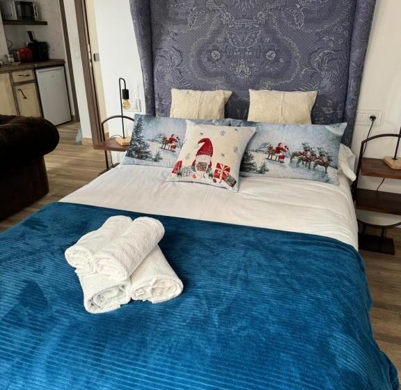 پانسیون Ateneo Cuenca Suites