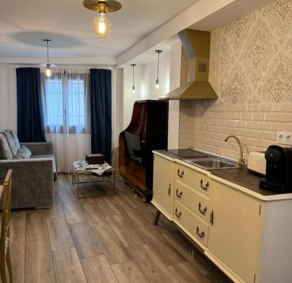 پانسیون Ateneo Cuenca Suites