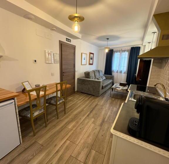 پانسیون Ateneo Cuenca Suites