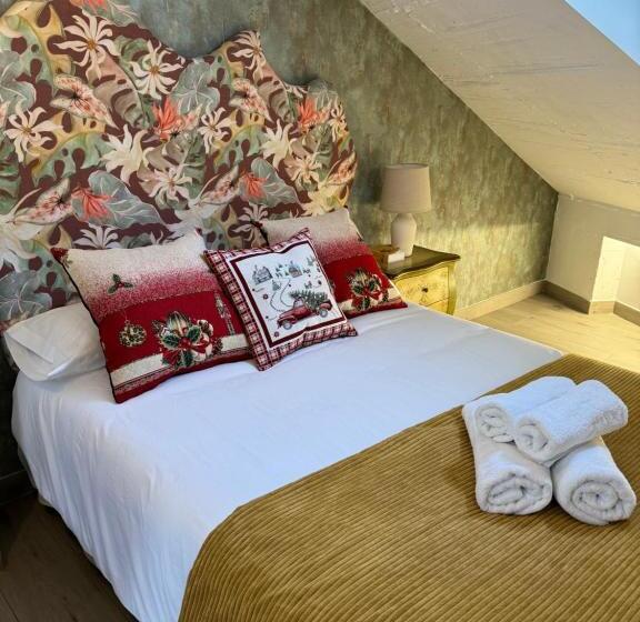 پانسیون Ateneo Cuenca Suites