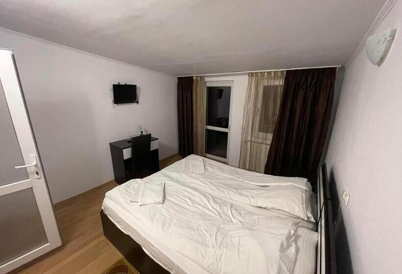 پانسیون Casa Floraly