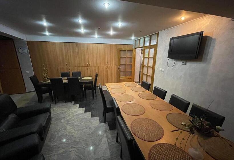 پانسیون Casa Floraly