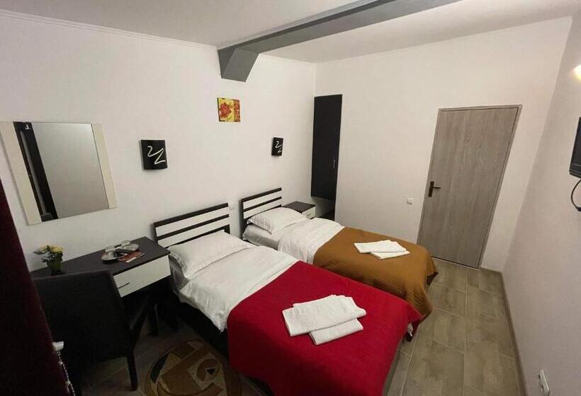 پانسیون Casa Floraly