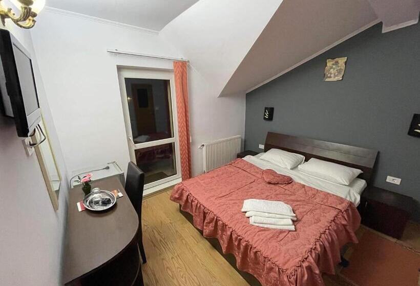 پانسیون Casa Floraly