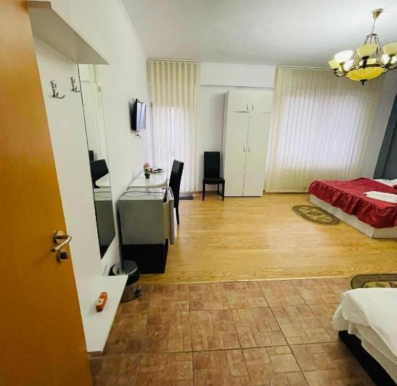 پانسیون Casa Floraly