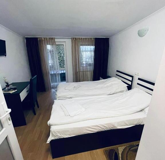 پانسیون Casa Floraly