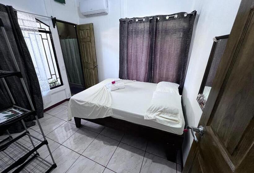 پانسیون Natural Experience House