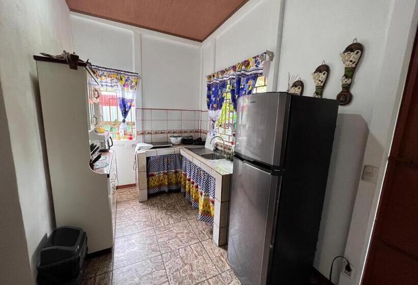 پانسیون Natural Experience House