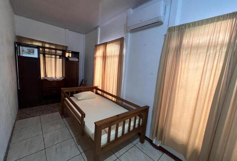 پانسیون Natural Experience House