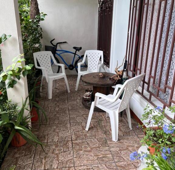 پانسیون Natural Experience House