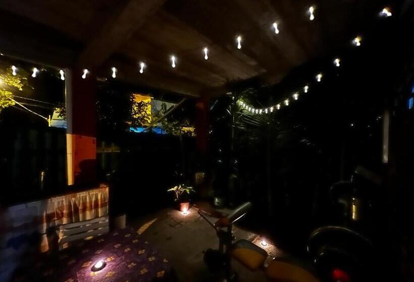 پانسیون Natural Experience House