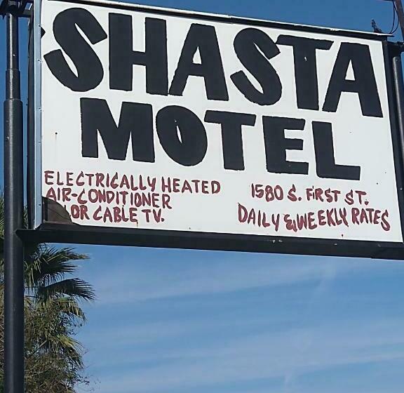 ペンション Room In Lodge  Shasta Motel In Turlock, Ca