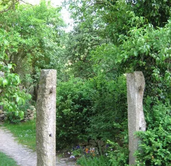 Retkeilymaja Callm Aka Zum Goldenen Löwen   Zu Nacht Bei Der Destillerie