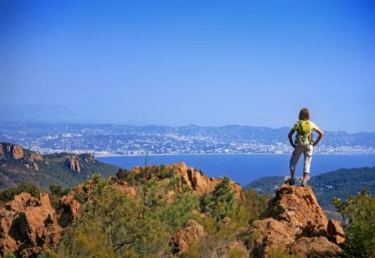 تختخواب و صبحانه Babou