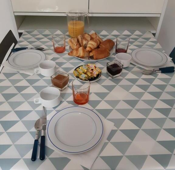 住宿加早餐 L Abri D Emilie Chambre D Hôtes